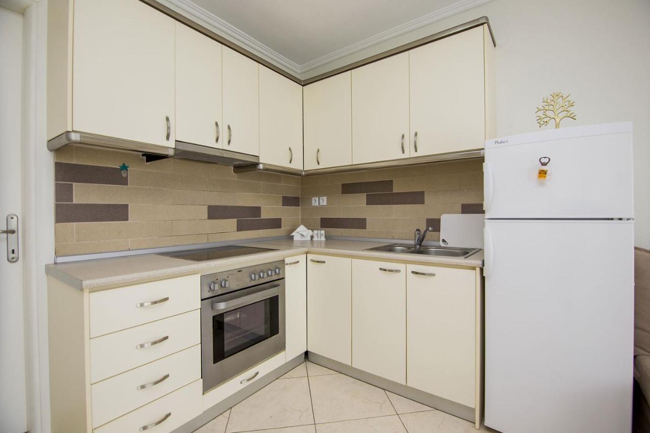 Kasta Bnb Ofrínion Exterior foto